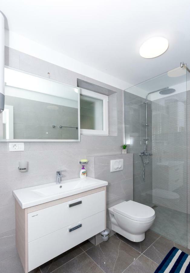 Apartments West Coast スプリト エクステリア 写真
