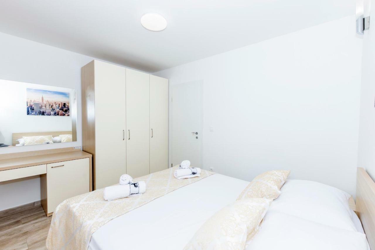 Apartments West Coast スプリト エクステリア 写真